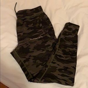 Alphalete Men’s Premium Joggers - Camo
